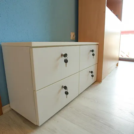 Πανσιόν Adi Μόσταρ