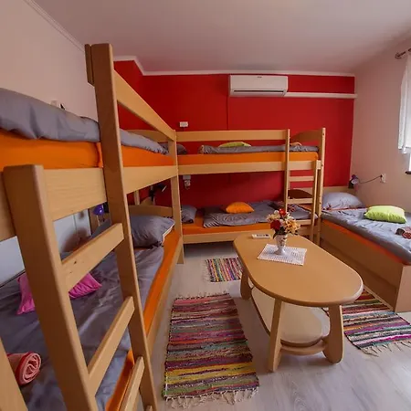 Adi Vendégház 2*